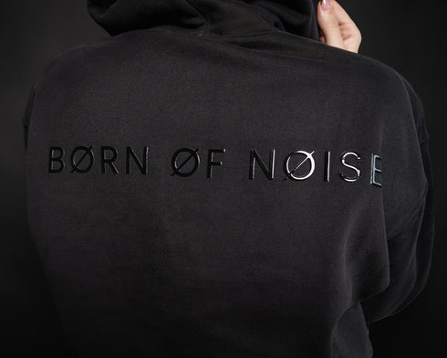 Nøirtek „BØRN ØF NØISE“ Hoodie – Unisex